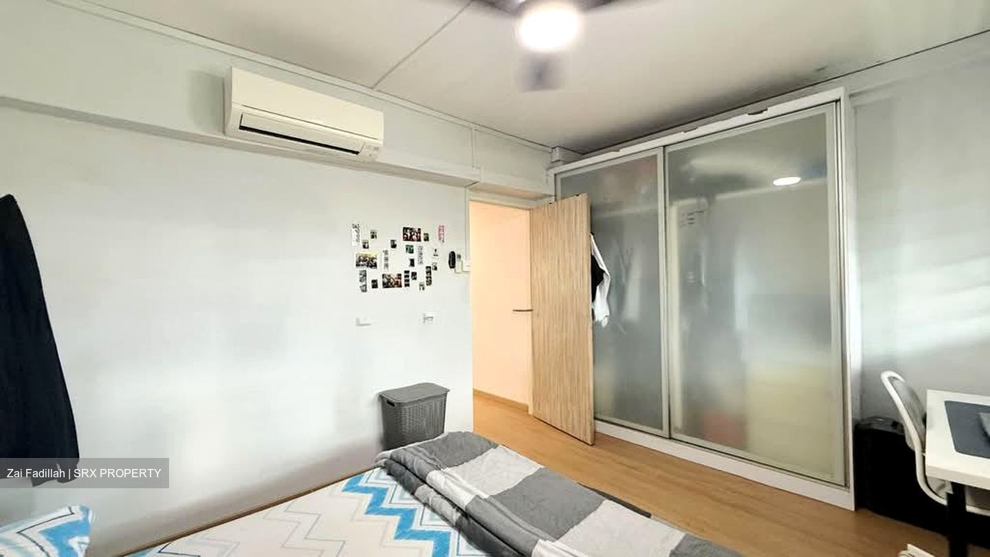 Blk 547 Jurong West Street 42 (Jurong West), HDB Executive #559383541